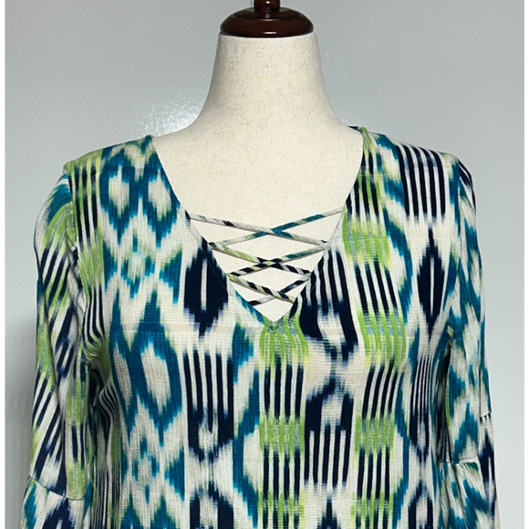 Chicos Top Womens Large 2 Blue Green Colorful Ikat Back Detail Bell Sleeve Rayon - Picture 2 of 11
